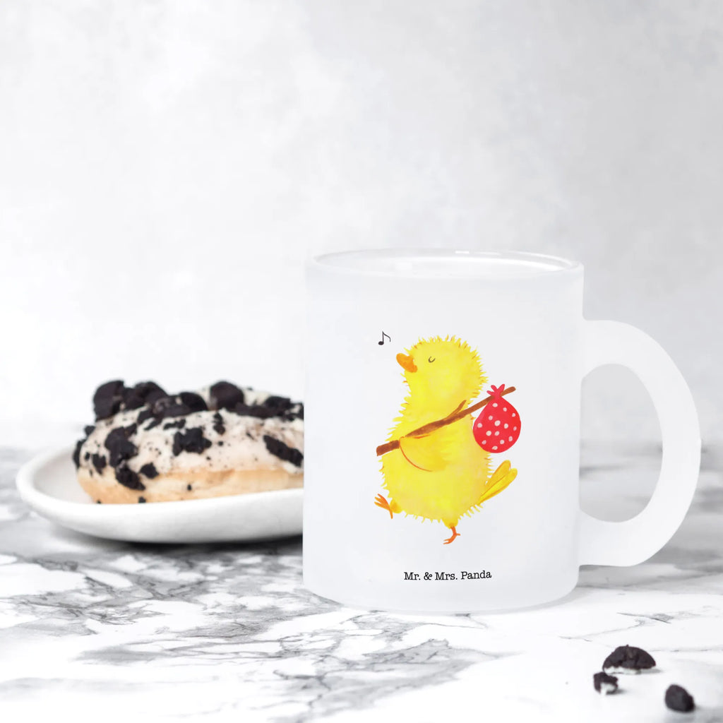 Teetasse Küken Wanderer Teetasse, Teeglas, Teebecher, Tasse mit Henkel, Tasse, Glas Teetasse, Teetasse aus Glas, Ostern, Osterhase, Ostergeschenke, Osternest, Osterdeko, Geschenke zu Ostern, Ostern Geschenk, Ostergeschenke Kinder, Ostern Kinder, Küken, Osterei, Ostereier, Ei, Frühlingsgefühle, Freude, Grüße, liebe Grüße, Frohe Ostern, Ostergrüße, Flausen, Wunder, Reisen, Weltenbummler, Zeit, Zeitmanagement, Backpacker