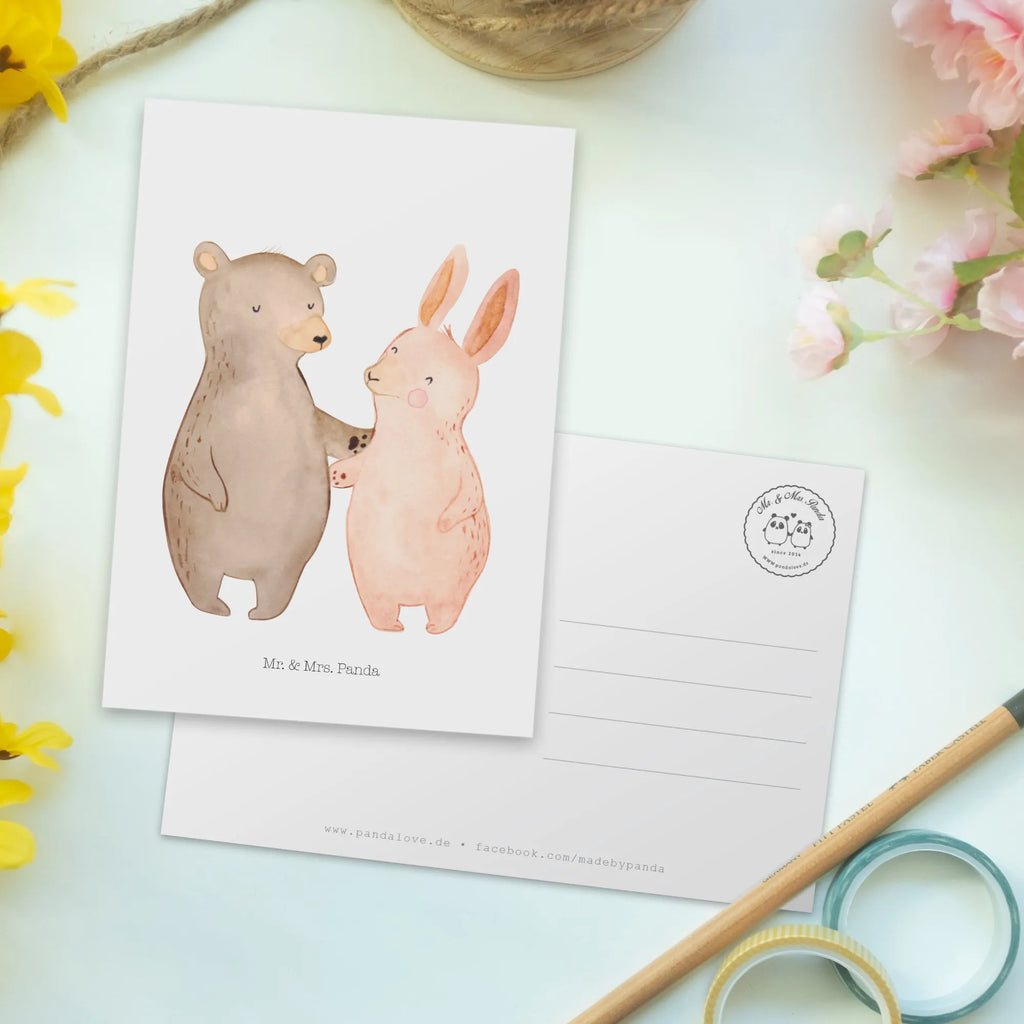 Postkarte Bär Hase Umarmen Postkarte, Karte, Geschenkkarte, Grußkarte, Einladung, Ansichtskarte, Geburtstagskarte, Einladungskarte, Dankeskarte, Ansichtskarten, Einladung Geburtstag, Einladungskarten Geburtstag, Liebe, Partner, Freund, Freundin, Ehemann, Ehefrau, Heiraten, Verlobung, Heiratsantrag, Liebesgeschenk, Jahrestag, Hocheitstag, Freunde, bester Freund, Hase, Bär, Bärchen, best friends