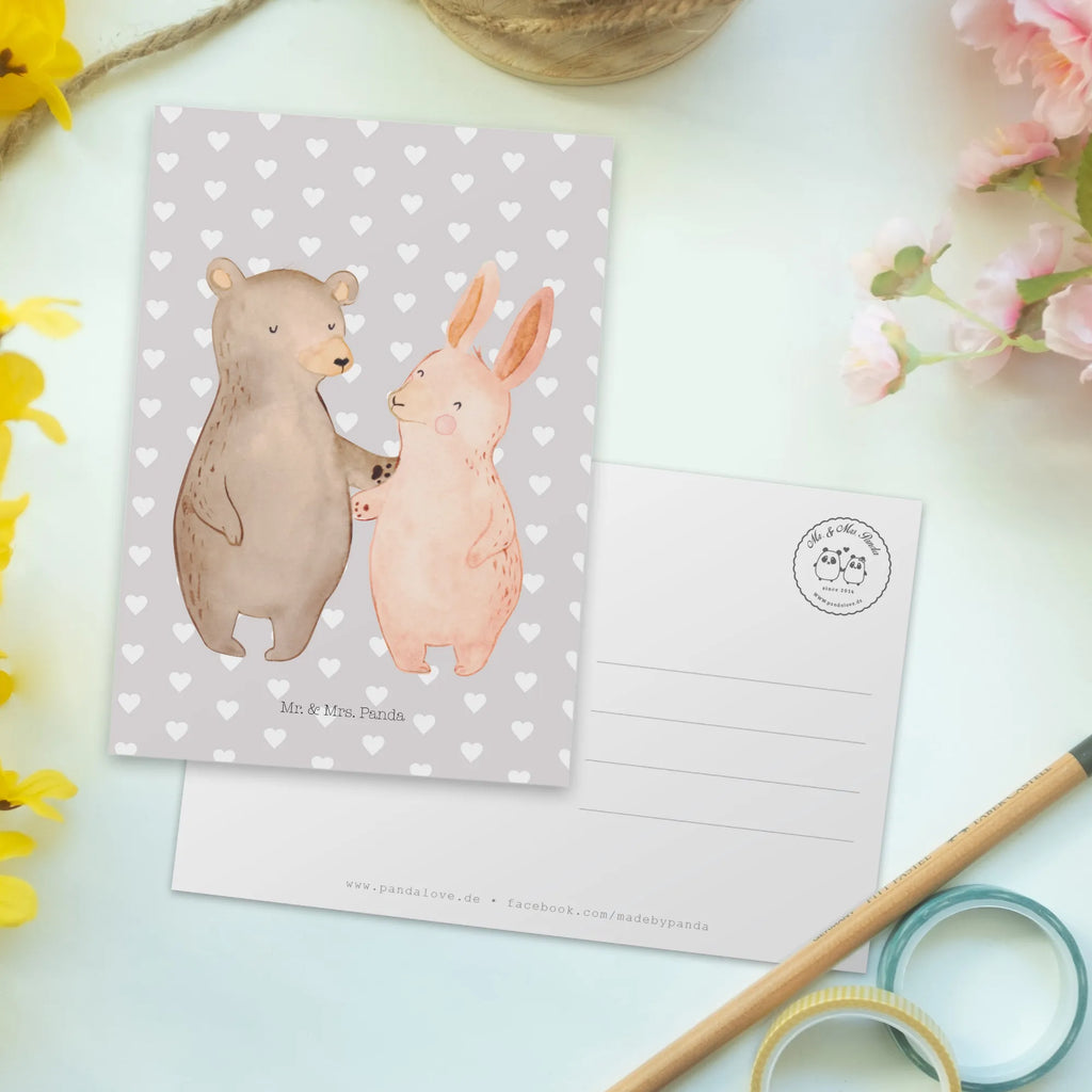 Postkarte Bär Hase Umarmen Postkarte, Karte, Geschenkkarte, Grußkarte, Einladung, Ansichtskarte, Geburtstagskarte, Einladungskarte, Dankeskarte, Ansichtskarten, Einladung Geburtstag, Einladungskarten Geburtstag, Liebe, Partner, Freund, Freundin, Ehemann, Ehefrau, Heiraten, Verlobung, Heiratsantrag, Liebesgeschenk, Jahrestag, Hocheitstag, Freunde, bester Freund, Hase, Bär, Bärchen, best friends