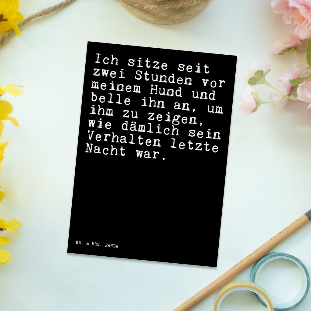 Postkarte Ich sitze seit zwei... Postkarte, Karte, Geschenkkarte, Grußkarte, Einladung, Ansichtskarte, Geburtstagskarte, Einladungskarte, Dankeskarte, Ansichtskarten, Einladung Geburtstag, Einladungskarten Geburtstag, Spruch, Sprüche, lustige Sprüche, Weisheiten, Zitate, Spruch Geschenke, Spruch Sprüche Weisheiten Zitate Lustig Weisheit Worte