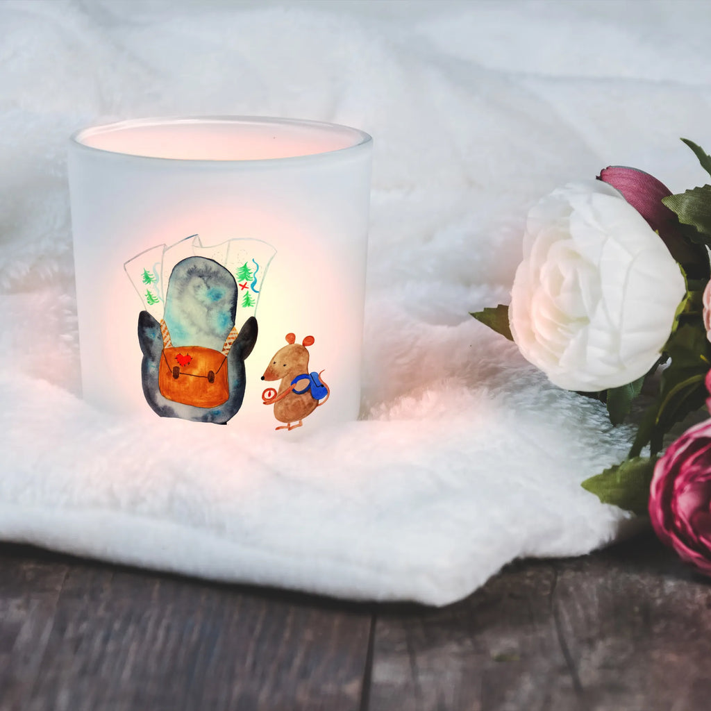 Windlicht Pinguin & Maus Wanderer Windlicht Glas, Teelichtglas, Teelichthalter, Teelichter, Kerzenglas, Windlicht Kerze, Kerzenlicht, Glas Windlicht, Windlicht Zur Hochzeit, Windlicht Deko, Windlicht Hochzeit, Teelichtgläser, Windlicht Dekorieren, Pinguin, Pinguine, Abenteurer, Abenteuer, Roadtrip, Ausflug, Wanderlust, wandern