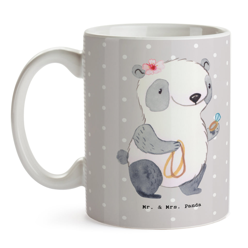 Tasse Schmuckverkäuferin mit Herz Tasse, Kaffeetasse, Teetasse, Becher, Kaffeebecher, Teebecher, Keramiktasse, Porzellantasse, Büro Tasse, Geschenk Tasse, Tasse Sprüche, Tasse Motive, Kaffeetassen, Tasse bedrucken, Designer Tasse, Cappuccino Tassen, Schöne Teetassen, Beruf, Ausbildung, Jubiläum, Abschied, Rente, Kollege, Kollegin, Geschenk, Schenken, Arbeitskollege, Mitarbeiter, Firma, Danke, Dankeschön, Schmuckverkäuferin, Juwelier, Goldschmied, Schmied, Schmuckwarenhändler, Schmuckgeschäft, Eröffnung