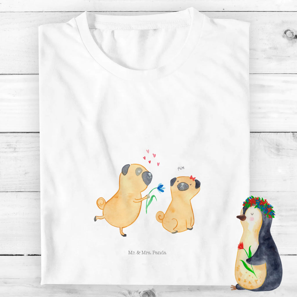 Organic Kinder T-Shirt Mops Verliebt Kinder T-Shirt, Kinder T-Shirt Mädchen, Kinder T-Shirt Jungen, Hund, Hundemotiv, Haustier, Hunderasse, Tierliebhaber, Hundebesitzer, Sprüche, Mops, Möpse, Hundeliebe, verliebt, Liebe, Liebesspruch. Verlobt, Geschenk Freund, Partner