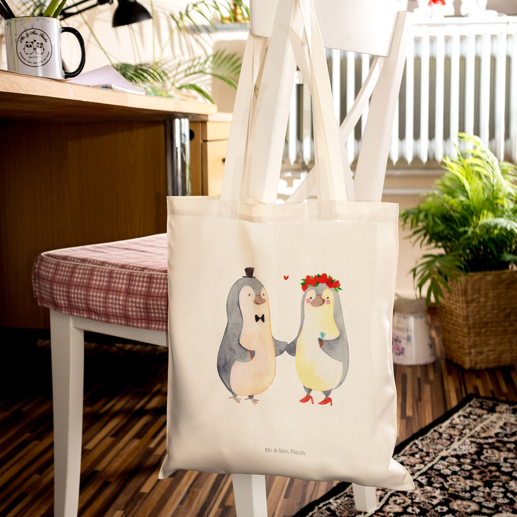 Tragetasche Pinguin Heirat Beuteltasche, Beutel, Einkaufstasche, Jutebeutel, Stoffbeutel, Tasche, Shopper, Umhängetasche, Strandtasche, Schultertasche, Stofftasche, Tragetasche, Badetasche, Jutetasche, Einkaufstüte, Laptoptasche, Liebe, Partner, Freund, Freundin, Ehemann, Ehefrau, Heiraten, Verlobung, Heiratsantrag, Liebesgeschenk, Jahrestag, Hocheitstag