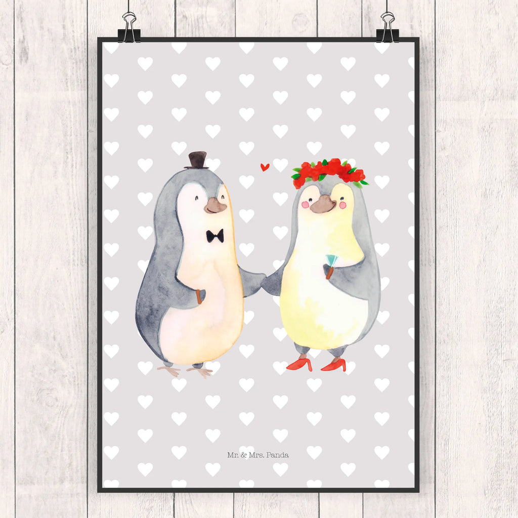 Poster Pinguin Heirat Poster, Wandposter, Bild, Wanddeko, Küchenposter, Kinderposter, Wanddeko Bild, Raumdekoration, Wanddekoration, Handgemaltes Poster, Mr. & Mrs. Panda Poster, Designposter, Kunstdruck, Posterdruck, Liebe, Partner, Freund, Freundin, Ehemann, Ehefrau, Heiraten, Verlobung, Heiratsantrag, Liebesgeschenk, Jahrestag, Hocheitstag