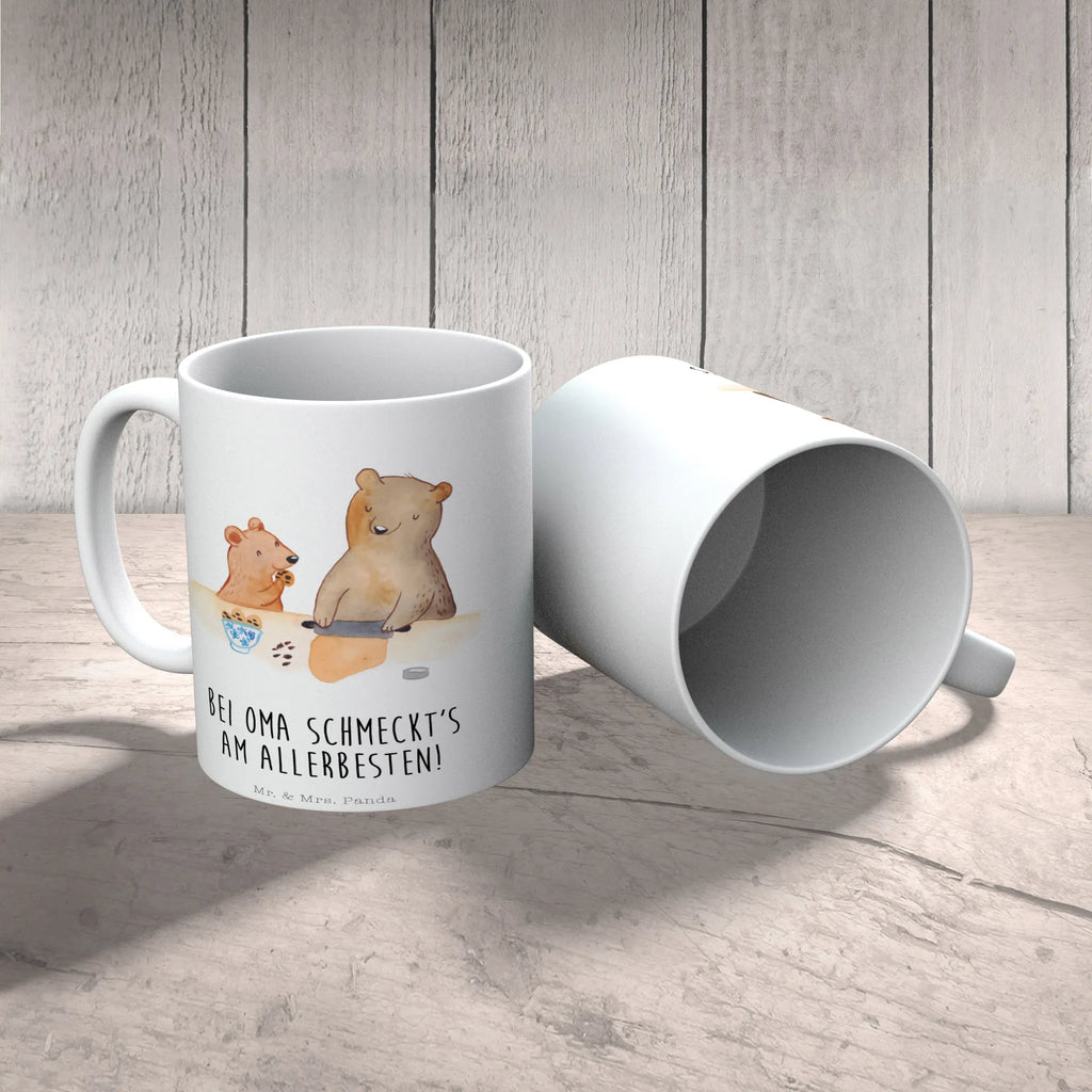 Tasse Oma Bär backen Tasse, Kaffeetasse, Teetasse, Becher, Kaffeebecher, Teebecher, Keramiktasse, Porzellantasse, Büro Tasse, Geschenk Tasse, Tasse Sprüche, Tasse Motive, Kaffeetassen, Tasse bedrucken, Designer Tasse, Cappuccino Tassen, Schöne Teetassen, Familie, Vatertag, Muttertag, Bruder, Schwester, Mama, Papa, Oma, Opa, Omi, Lieblingsoma, Lieblingsomi, backen, kochen, beste Köchin