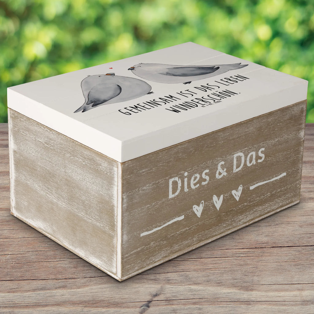 Holzkiste Hochzeit Turteltauben Liebe Holzkiste, Kiste, Schatzkiste, Truhe, Schatulle, XXL, Erinnerungsbox, Erinnerungskiste, Dekokiste, Aufbewahrungsbox, Geschenkbox, Geschenkdose, Hochzeit, Hochzeitsgeschenk, Ehe, Hochzeitsfeier, Trauung, Trauungsgeschenk, Hochzeitskarte, Verlobungsfeier, Verlobungsgeschenk, Hochzeitsgeschenkideen, Hochzeitsgeschenke für Brautpaar, Turteltaube, Turteltauben, Taube, Tauben, Paar, Liebe, Freund, Freundin, Paargeschenk