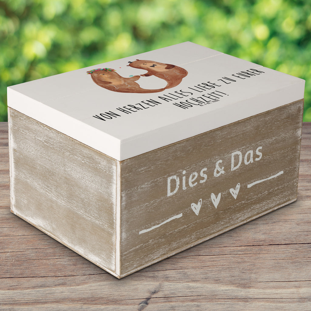 Holzkiste Hochzeitspaar Otter Holzkiste, Kiste, Schatzkiste, Truhe, Schatulle, XXL, Erinnerungsbox, Erinnerungskiste, Dekokiste, Aufbewahrungsbox, Geschenkbox, Geschenkdose, Hochzeit, Hochzeitsgeschenk, Ehe, Hochzeitsfeier, Trauung, Trauungsgeschenk, Hochzeitskarte, Verlobungsfeier, Verlobungsgeschenk, Hochzeitsgeschenkideen, Hochzeitsgeschenke für Brautpaar, Hochzeitstag, Geschenk zur Hochzeit