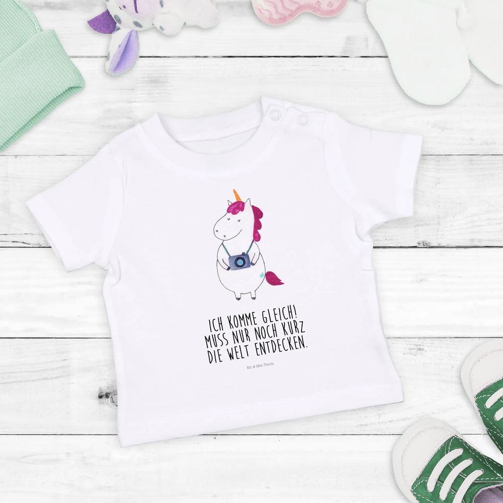 Organic Baby Shirt Einhorn Fotograf Baby T-Shirt, Jungen Baby T-Shirt, Mädchen Baby T-Shirt, Shirt, Einhorn, Einhörner, Einhorn Deko, Pegasus, Unicorn, Fotograf, Fotografie, Kamera, Reisen, Weltreise, Weltenbummler, Urlaub, Tourist, Kurztrip, Reise, Städtereise