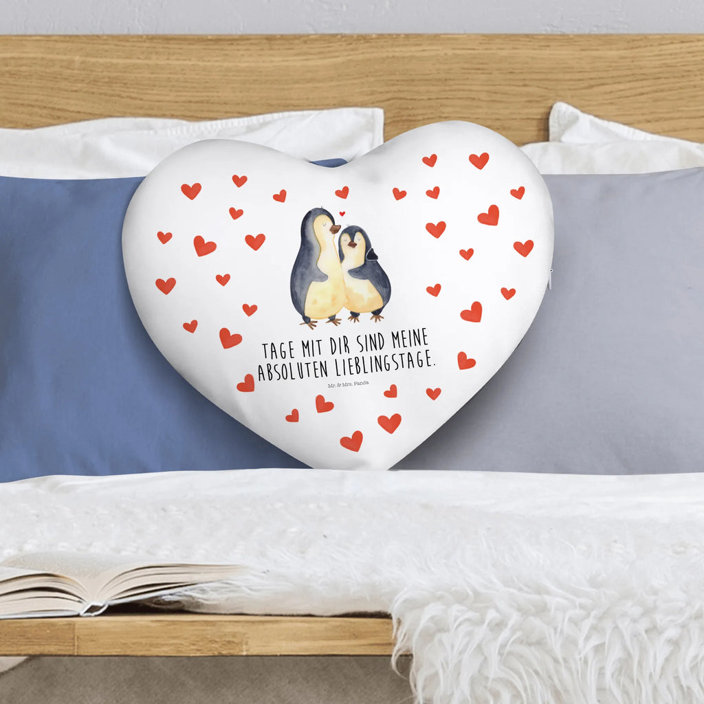 Herzkissen Pinguin umarmend Kissen, Herzkissen, Herzform, Herz, Dekokissen, Pinguin, Liebe, Liebespaar, Liebesbeweis, Liebesgeschenk, Verlobung, Jahrestag, Hochzeitstag, Hochzeit, Hochzeitsgeschenk