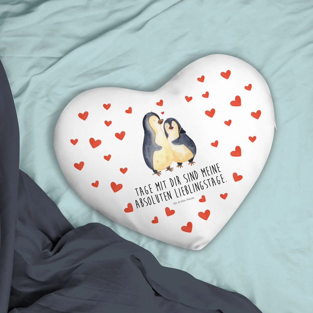 Herzkissen Pinguin umarmend Kissen, Herzkissen, Herzform, Herz, Dekokissen, Pinguin, Liebe, Liebespaar, Liebesbeweis, Liebesgeschenk, Verlobung, Jahrestag, Hochzeitstag, Hochzeit, Hochzeitsgeschenk