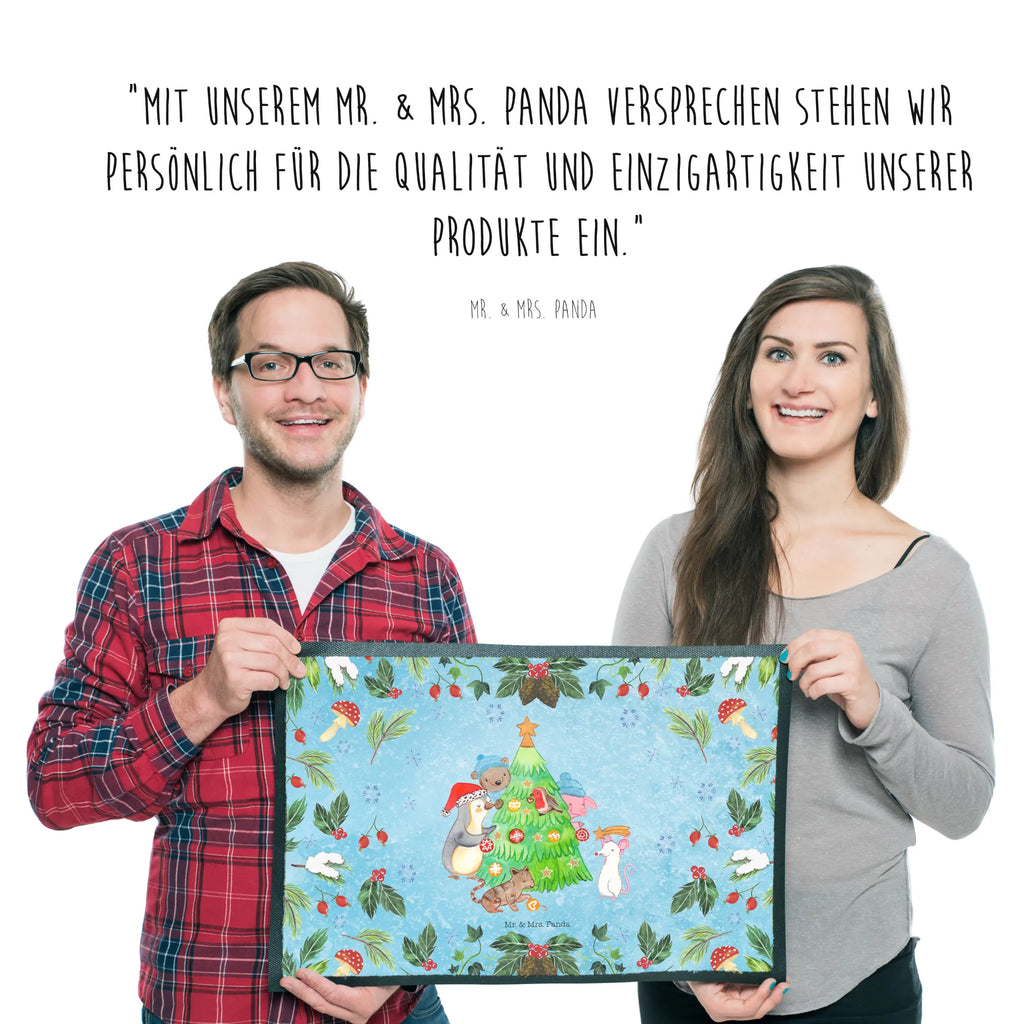 Fußmatte Weihnachtsbaum schmücken Türvorleger, Schmutzmatte, Fußabtreter, Matte, Schmutzfänger, Fußabstreifer, Schmutzfangmatte, Türmatte, Motivfußmatte, Haustürmatte, Vorleger, Fussmatten, Fußmatten, Gummimatte, Fußmatte außen, Fußmatte innen, Fussmatten online, Gummi Matte, Sauberlaufmatte, Fußmatte waschbar, Fußmatte outdoor, Schmutzfangmatte waschbar, Eingangsteppich, Fußabstreifer außen, Fußabtreter außen, Schmutzfangteppich, Fußmatte außen wetterfest, Winter, Weihnachten, Weihnachtsdeko, Nikolaus, Advent, Heiligabend, Wintermotiv