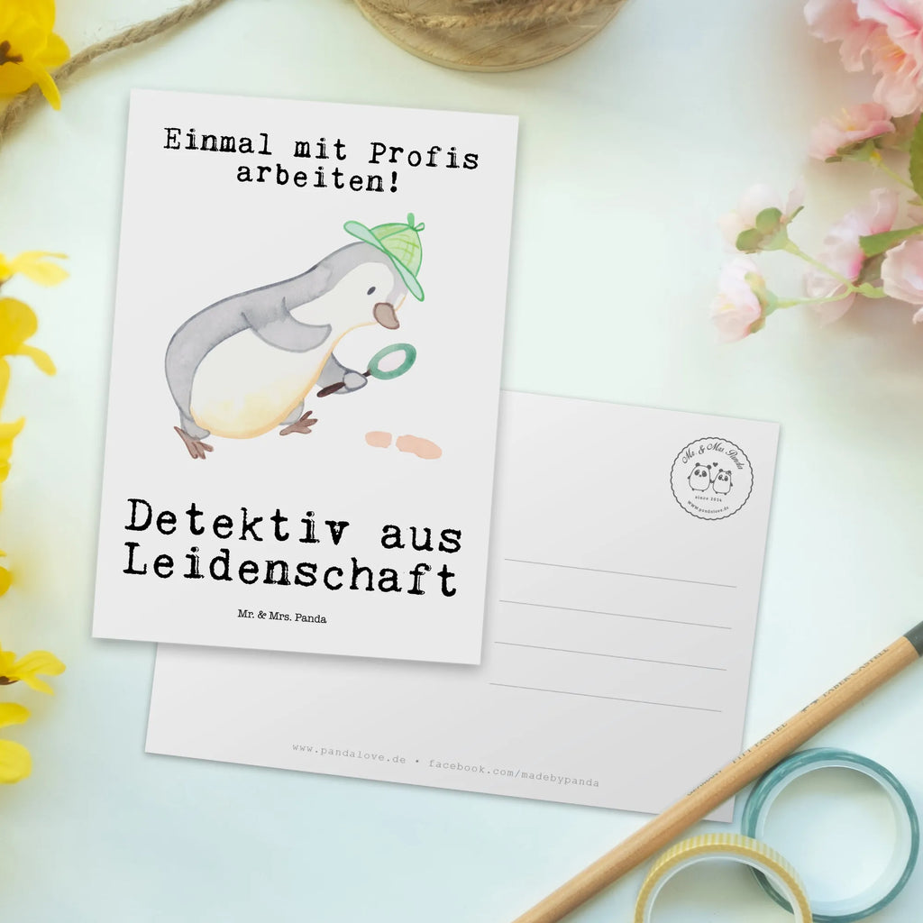 Postkarte Detektiv aus Leidenschaft Postkarte, Karte, Geschenkkarte, Grußkarte, Einladung, Ansichtskarte, Geburtstagskarte, Einladungskarte, Dankeskarte, Ansichtskarten, Einladung Geburtstag, Einladungskarten Geburtstag, Beruf, Ausbildung, Jubiläum, Abschied, Rente, Kollege, Kollegin, Geschenk, Schenken, Arbeitskollege, Mitarbeiter, Firma, Danke, Dankeschön, Detektiv, Ermittler, Agent, Privatdetektei, Berufsdetektiv, Wirtschaftsdetektei, Detektivausbildung, Spurensuche