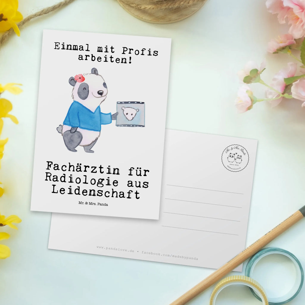 Postkarte Fachärztin für Radiologie aus Leidenschaft Postkarte, Karte, Geschenkkarte, Grußkarte, Einladung, Ansichtskarte, Geburtstagskarte, Einladungskarte, Dankeskarte, Ansichtskarten, Einladung Geburtstag, Einladungskarten Geburtstag, Beruf, Ausbildung, Jubiläum, Abschied, Rente, Kollege, Kollegin, Geschenk, Schenken, Arbeitskollege, Mitarbeiter, Firma, Danke, Dankeschön