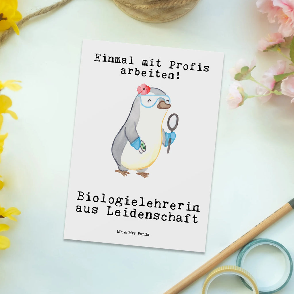 Postkarte Biologielehrerin aus Leidenschaft Postkarte, Karte, Geschenkkarte, Grußkarte, Einladung, Ansichtskarte, Geburtstagskarte, Einladungskarte, Dankeskarte, Ansichtskarten, Einladung Geburtstag, Einladungskarten Geburtstag, Beruf, Ausbildung, Jubiläum, Abschied, Rente, Kollege, Kollegin, Geschenk, Schenken, Arbeitskollege, Mitarbeiter, Firma, Danke, Dankeschön, Biologielehrerin, Biolehrerin, Biounterricht, Biologie, Schule, Grundschule