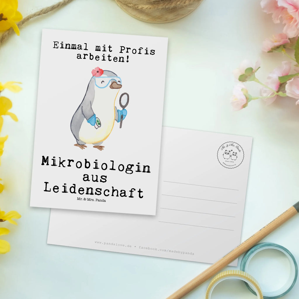 Postkarte Mikrobiologin aus Leidenschaft Postkarte, Karte, Geschenkkarte, Grußkarte, Einladung, Ansichtskarte, Geburtstagskarte, Einladungskarte, Dankeskarte, Ansichtskarten, Einladung Geburtstag, Einladungskarten Geburtstag, Beruf, Ausbildung, Jubiläum, Abschied, Rente, Kollege, Kollegin, Geschenk, Schenken, Arbeitskollege, Mitarbeiter, Firma, Danke, Dankeschön, Mikrobiologin, Naturwissenschaftlerin, Labor, Forschung