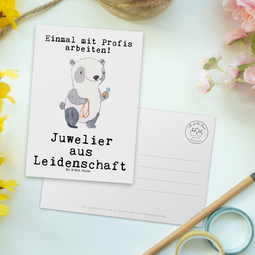 Postkarte Juwelier aus Leidenschaft Postkarte, Karte, Geschenkkarte, Grußkarte, Einladung, Ansichtskarte, Geburtstagskarte, Einladungskarte, Dankeskarte, Ansichtskarten, Einladung Geburtstag, Einladungskarten Geburtstag, Beruf, Ausbildung, Jubiläum, Abschied, Rente, Kollege, Kollegin, Geschenk, Schenken, Arbeitskollege, Mitarbeiter, Firma, Danke, Dankeschön, Juwelier, Goldschmied, Schmuckwarenhändler, Schmuckgeschäft, Eröffnung