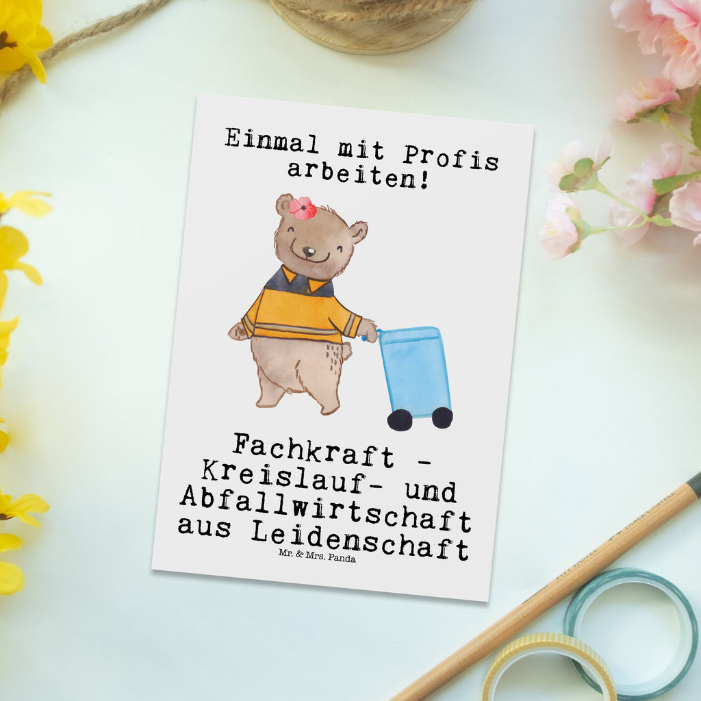 Postkarte Fachkraft - Kreislauf- und Abfallwirtschaft Leidenschaft Postkarte, Karte, Geschenkkarte, Grußkarte, Einladung, Ansichtskarte, Geburtstagskarte, Einladungskarte, Dankeskarte, Ansichtskarten, Einladung Geburtstag, Einladungskarten Geburtstag, Beruf, Ausbildung, Jubiläum, Abschied, Rente, Kollege, Kollegin, Geschenk, Schenken, Arbeitskollege, Mitarbeiter, Firma, Danke, Dankeschön, Müllwerker, Fachkraft Kreislauf- und Abfallwirtschaft, Müllentsorger, Kehrichtmann, Müllmann, Müllfahrer