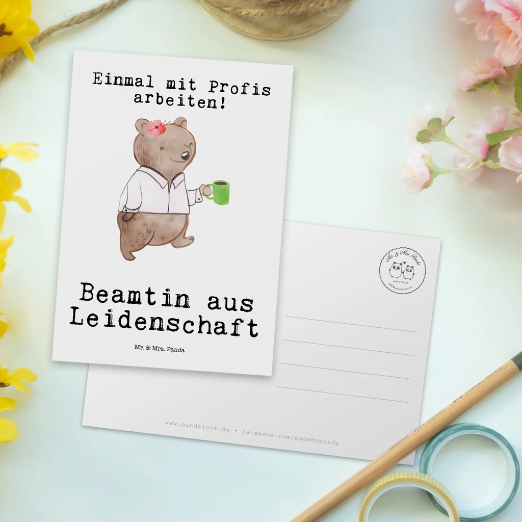 Postkarte Beamtin aus Leidenschaft Postkarte, Karte, Geschenkkarte, Grußkarte, Einladung, Ansichtskarte, Geburtstagskarte, Einladungskarte, Dankeskarte, Ansichtskarten, Einladung Geburtstag, Einladungskarten Geburtstag, Beruf, Ausbildung, Jubiläum, Abschied, Rente, Kollege, Kollegin, Geschenk, Schenken, Arbeitskollege, Mitarbeiter, Firma, Danke, Dankeschön, Beamte, Verbeamtung, Beamtentum, öffentlicher Dienst, Studium, Amt