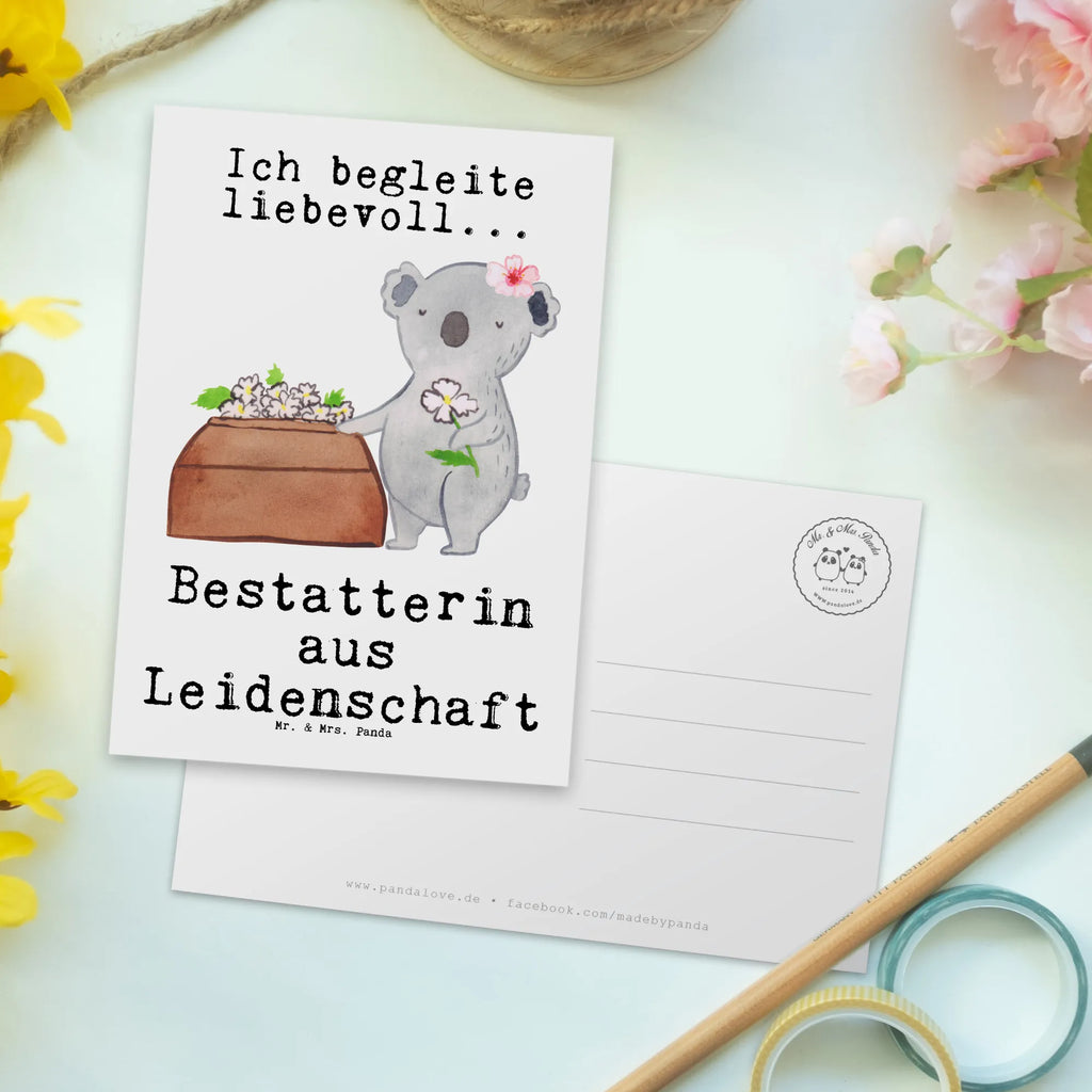 Postkarte Bestatterin Leidenschaft Postkarte, Karte, Geschenkkarte, Grußkarte, Einladung, Ansichtskarte, Geburtstagskarte, Einladungskarte, Dankeskarte, Ansichtskarten, Einladung Geburtstag, Einladungskarten Geburtstag, Beruf, Ausbildung, Jubiläum, Abschied, Rente, Kollege, Kollegin, Geschenk, Schenken, Arbeitskollege, Mitarbeiter, Firma, Danke, Dankeschön