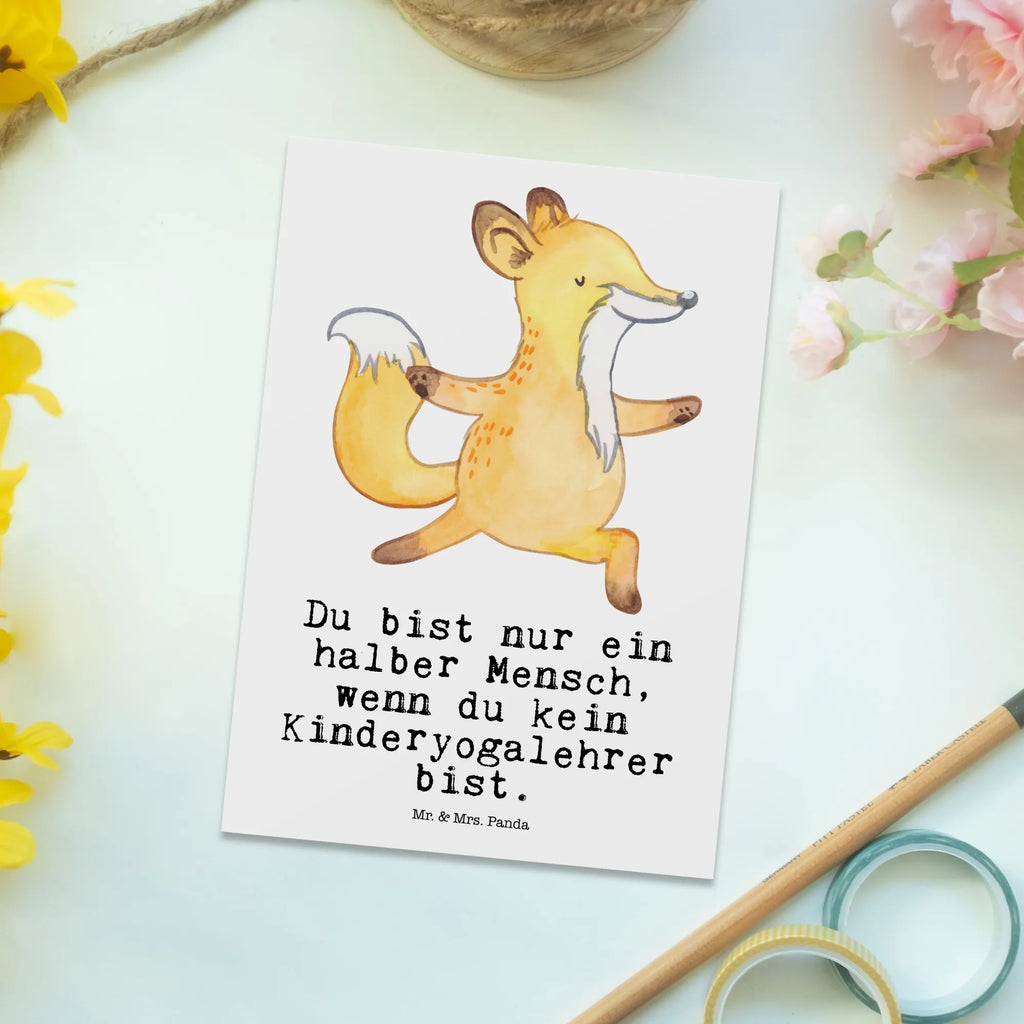 Postkarte Kinderyogalehrer mit Herz Postkarte, Karte, Geschenkkarte, Grußkarte, Einladung, Ansichtskarte, Geburtstagskarte, Einladungskarte, Dankeskarte, Ansichtskarten, Einladung Geburtstag, Einladungskarten Geburtstag, Beruf, Ausbildung, Jubiläum, Abschied, Rente, Kollege, Kollegin, Geschenk, Schenken, Arbeitskollege, Mitarbeiter, Firma, Danke, Dankeschön