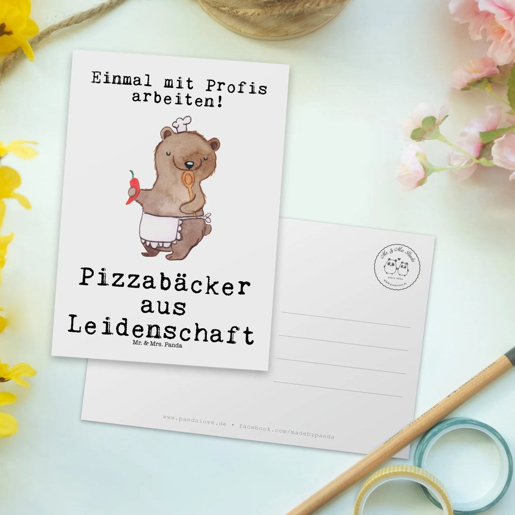 Postkarte Pizzabäcker aus Leidenschaft Postkarte, Karte, Geschenkkarte, Grußkarte, Einladung, Ansichtskarte, Geburtstagskarte, Einladungskarte, Dankeskarte, Ansichtskarten, Einladung Geburtstag, Einladungskarten Geburtstag, Beruf, Ausbildung, Jubiläum, Abschied, Rente, Kollege, Kollegin, Geschenk, Schenken, Arbeitskollege, Mitarbeiter, Firma, Danke, Dankeschön, Lieferdienstmitarbeiter, Pizzabäcker, Pizzabote, Pizzabringdienst, Lieferbringdienst