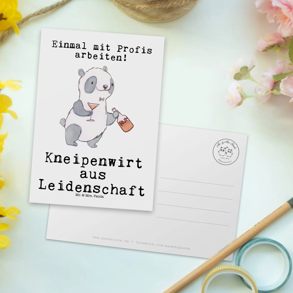 Postkarte Kneipenwirt aus Leidenschaft Postkarte, Karte, Geschenkkarte, Grußkarte, Einladung, Ansichtskarte, Geburtstagskarte, Einladungskarte, Dankeskarte, Ansichtskarten, Einladung Geburtstag, Einladungskarten Geburtstag, Beruf, Ausbildung, Jubiläum, Abschied, Rente, Kollege, Kollegin, Geschenk, Schenken, Arbeitskollege, Mitarbeiter, Firma, Danke, Dankeschön, Kneipenwirt, Gastwirt, Gaststätte, Kneipe, Eröffnung, Barkeeper, Bartender, Rum, Bar