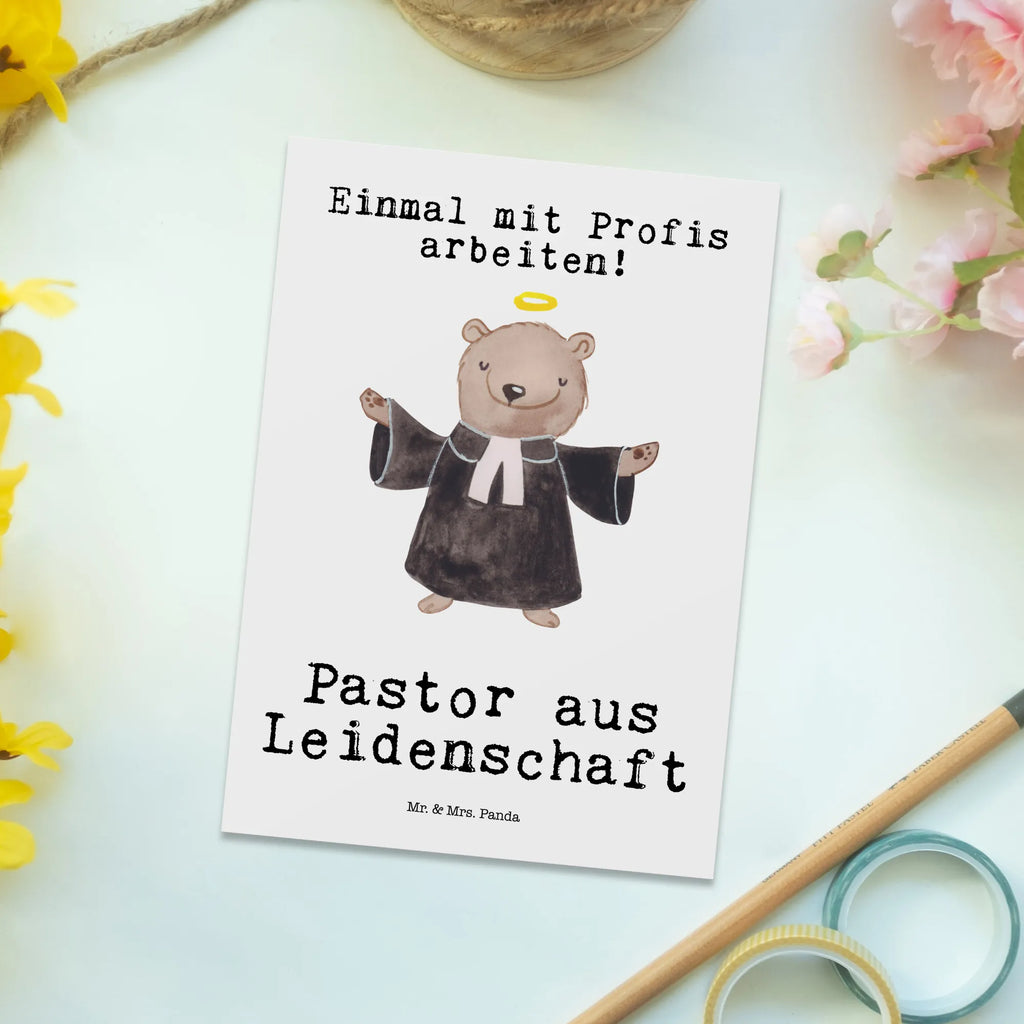 Postkarte Pastor aus Leidenschaft Postkarte, Karte, Geschenkkarte, Grußkarte, Einladung, Ansichtskarte, Geburtstagskarte, Einladungskarte, Dankeskarte, Ansichtskarten, Einladung Geburtstag, Einladungskarten Geburtstag, Beruf, Ausbildung, Jubiläum, Abschied, Rente, Kollege, Kollegin, Geschenk, Schenken, Arbeitskollege, Mitarbeiter, Firma, Danke, Dankeschön, Pastor, Diener Gottes<br />Geistlicher, Pfarrer, Prediger<br />Priester, Theologe, Kirche