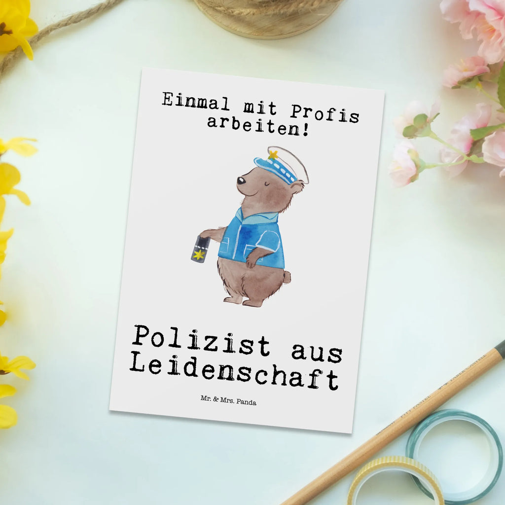 Postkarte Polizist aus Leidenschaft Postkarte, Karte, Geschenkkarte, Grußkarte, Einladung, Ansichtskarte, Geburtstagskarte, Einladungskarte, Dankeskarte, Ansichtskarten, Einladung Geburtstag, Einladungskarten Geburtstag, Beruf, Ausbildung, Jubiläum, Abschied, Rente, Kollege, Kollegin, Geschenk, Schenken, Arbeitskollege, Mitarbeiter, Firma, Danke, Dankeschön, Polizist, Polizeibeamter, Wachmann, Cop, Polizei, Studium