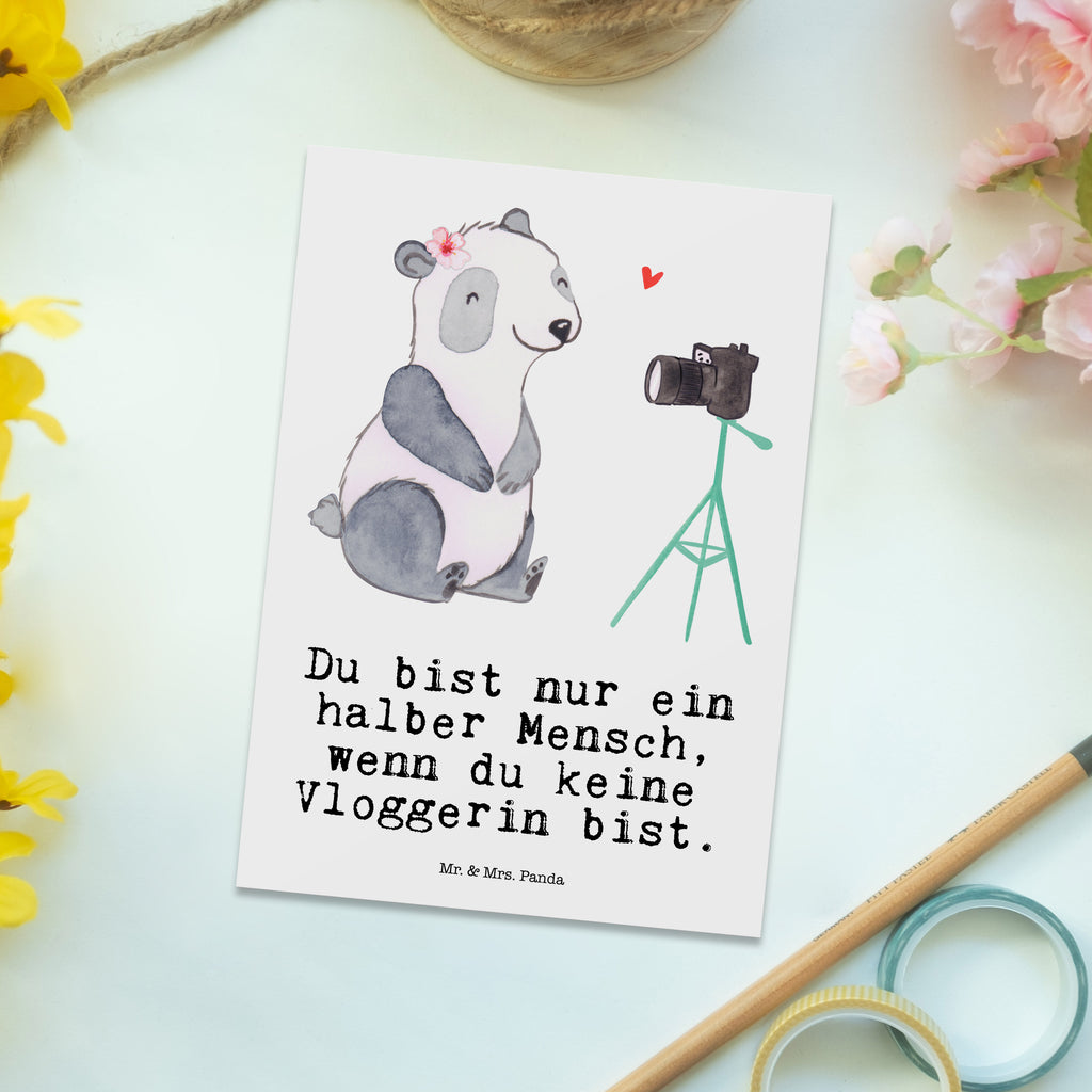 Postkarte Vloggerin mit Herz Postkarte, Karte, Geschenkkarte, Grußkarte, Einladung, Ansichtskarte, Geburtstagskarte, Einladungskarte, Dankeskarte, Ansichtskarten, Einladung Geburtstag, Einladungskarten Geburtstag, Beruf, Ausbildung, Jubiläum, Abschied, Rente, Kollege, Kollegin, Geschenk, Schenken, Arbeitskollege, Mitarbeiter, Firma, Danke, Dankeschön