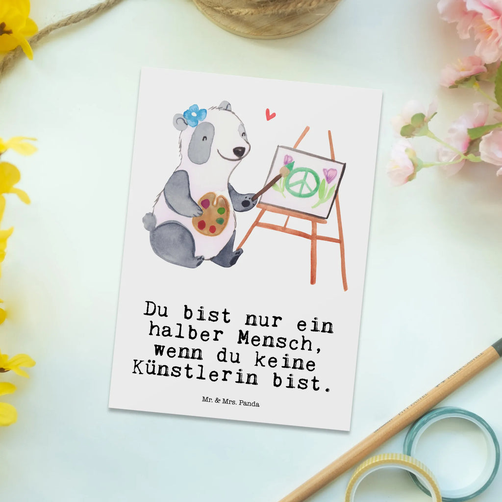 Postkarte Künstlerin mit Herz Postkarte, Karte, Geschenkkarte, Grußkarte, Einladung, Ansichtskarte, Geburtstagskarte, Einladungskarte, Dankeskarte, Ansichtskarten, Einladung Geburtstag, Einladungskarten Geburtstag, Beruf, Ausbildung, Jubiläum, Abschied, Rente, Kollege, Kollegin, Geschenk, Schenken, Arbeitskollege, Mitarbeiter, Firma, Danke, Dankeschön, Künstlerin, Malerin, Kunstmalerin, Galerie Eröffnung, Kunstschule