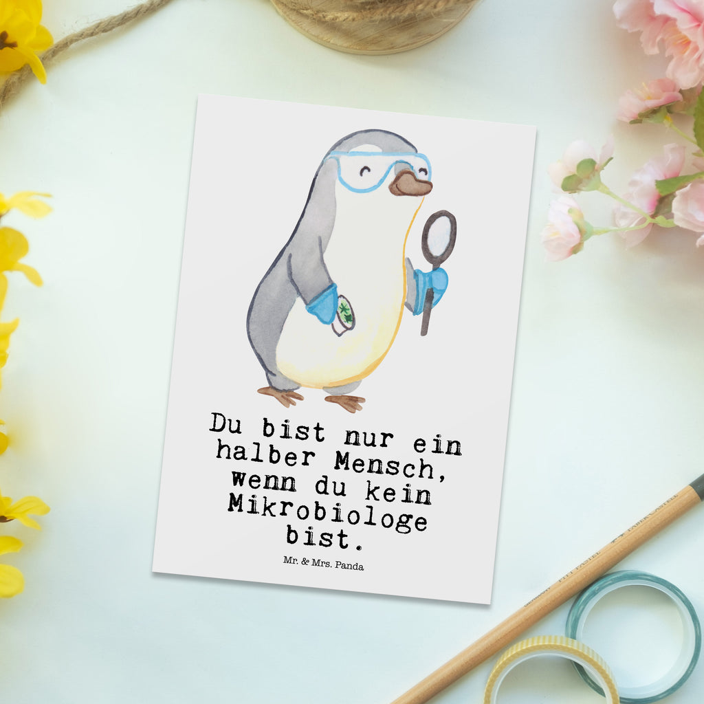 Postkarte Mikrobiologe mit Herz Postkarte, Karte, Geschenkkarte, Grußkarte, Einladung, Ansichtskarte, Geburtstagskarte, Einladungskarte, Dankeskarte, Ansichtskarten, Einladung Geburtstag, Einladungskarten Geburtstag, Beruf, Ausbildung, Jubiläum, Abschied, Rente, Kollege, Kollegin, Geschenk, Schenken, Arbeitskollege, Mitarbeiter, Firma, Danke, Dankeschön, Mikrobiologe, Naturwissenschaftler, Labor, Forschung