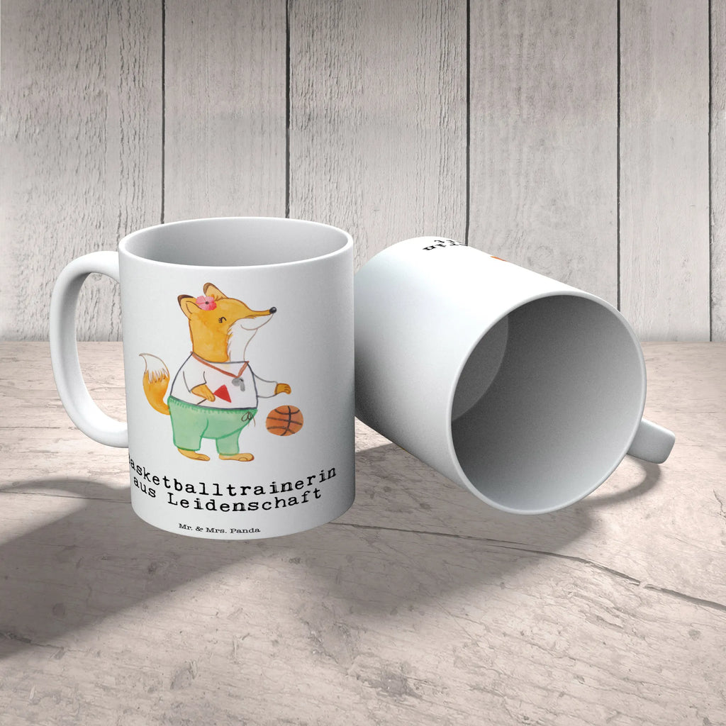 Tasse Basketballtrainerin aus Leidenschaft Tasse, Kaffeetasse, Teetasse, Becher, Kaffeebecher, Teebecher, Keramiktasse, Porzellantasse, Büro Tasse, Geschenk Tasse, Tasse Sprüche, Tasse Motive, Kaffeetassen, Tasse bedrucken, Designer Tasse, Cappuccino Tassen, Schöne Teetassen, Beruf, Ausbildung, Jubiläum, Abschied, Rente, Kollege, Kollegin, Geschenk, Schenken, Arbeitskollege, Mitarbeiter, Firma, Danke, Dankeschön, Basketballtrainerin, Basketball, Sport, Ballsport, Basketballcoach, Basketballerin, Verein