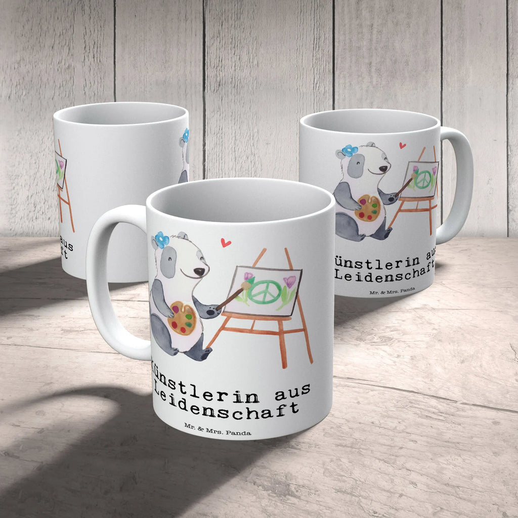 Tasse Künstlerin aus Leidenschaft Tasse, Kaffeetasse, Teetasse, Becher, Kaffeebecher, Teebecher, Keramiktasse, Porzellantasse, Büro Tasse, Geschenk Tasse, Tasse Sprüche, Tasse Motive, Kaffeetassen, Tasse bedrucken, Designer Tasse, Cappuccino Tassen, Schöne Teetassen, Beruf, Ausbildung, Jubiläum, Abschied, Rente, Kollege, Kollegin, Geschenk, Schenken, Arbeitskollege, Mitarbeiter, Firma, Danke, Dankeschön, Künstlerin, Malerin, Kunstmalerin, Galerie Eröffnung, Kunstschule