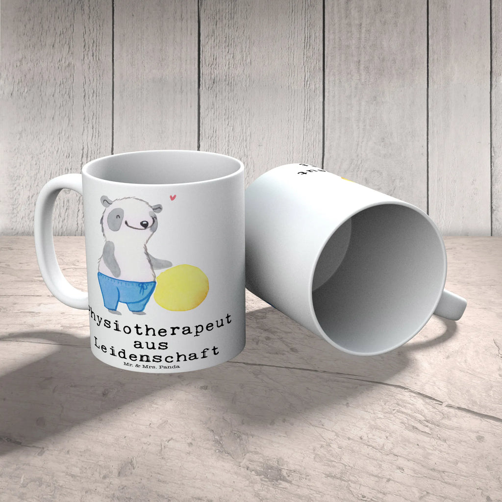 Tasse Physiotherapeut aus Leidenschaft Tasse, Kaffeetasse, Teetasse, Becher, Kaffeebecher, Teebecher, Keramiktasse, Porzellantasse, Büro Tasse, Geschenk Tasse, Tasse Sprüche, Tasse Motive, Kaffeetassen, Tasse bedrucken, Designer Tasse, Cappuccino Tassen, Schöne Teetassen, Beruf, Ausbildung, Jubiläum, Abschied, Rente, Kollege, Kollegin, Geschenk, Schenken, Arbeitskollege, Mitarbeiter, Firma, Danke, Dankeschön