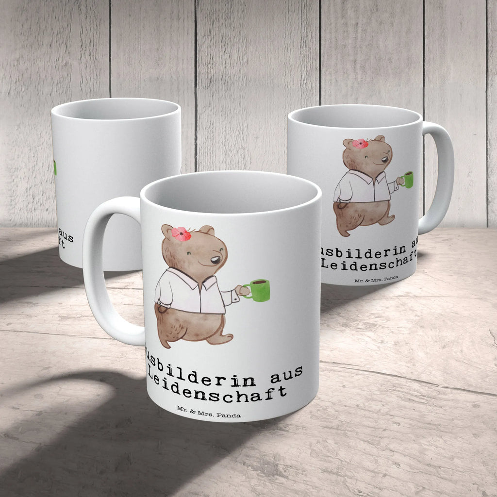 Tasse Ausbilderin aus Leidenschaft Tasse, Kaffeetasse, Teetasse, Becher, Kaffeebecher, Teebecher, Keramiktasse, Porzellantasse, Büro Tasse, Geschenk Tasse, Tasse Sprüche, Tasse Motive, Kaffeetassen, Tasse bedrucken, Designer Tasse, Cappuccino Tassen, Schöne Teetassen, Beruf, Ausbildung, Jubiläum, Abschied, Rente, Kollege, Kollegin, Geschenk, Schenken, Arbeitskollege, Mitarbeiter, Firma, Danke, Dankeschön, Ausbilderin, Tutorin, Ausbilderprüfung