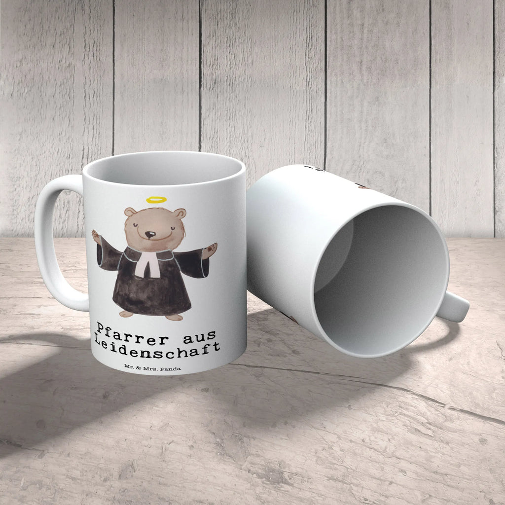 Tasse Pfarrer aus Leidenschaft Tasse, Kaffeetasse, Teetasse, Becher, Kaffeebecher, Teebecher, Keramiktasse, Porzellantasse, Büro Tasse, Geschenk Tasse, Tasse Sprüche, Tasse Motive, Kaffeetassen, Tasse bedrucken, Designer Tasse, Cappuccino Tassen, Schöne Teetassen, Beruf, Ausbildung, Jubiläum, Abschied, Rente, Kollege, Kollegin, Geschenk, Schenken, Arbeitskollege, Mitarbeiter, Firma, Danke, Dankeschön, Pastor, Diener Gottes<br />Geistlicher, Pfarrer, Prediger<br />Priester, Theologe, Kirche