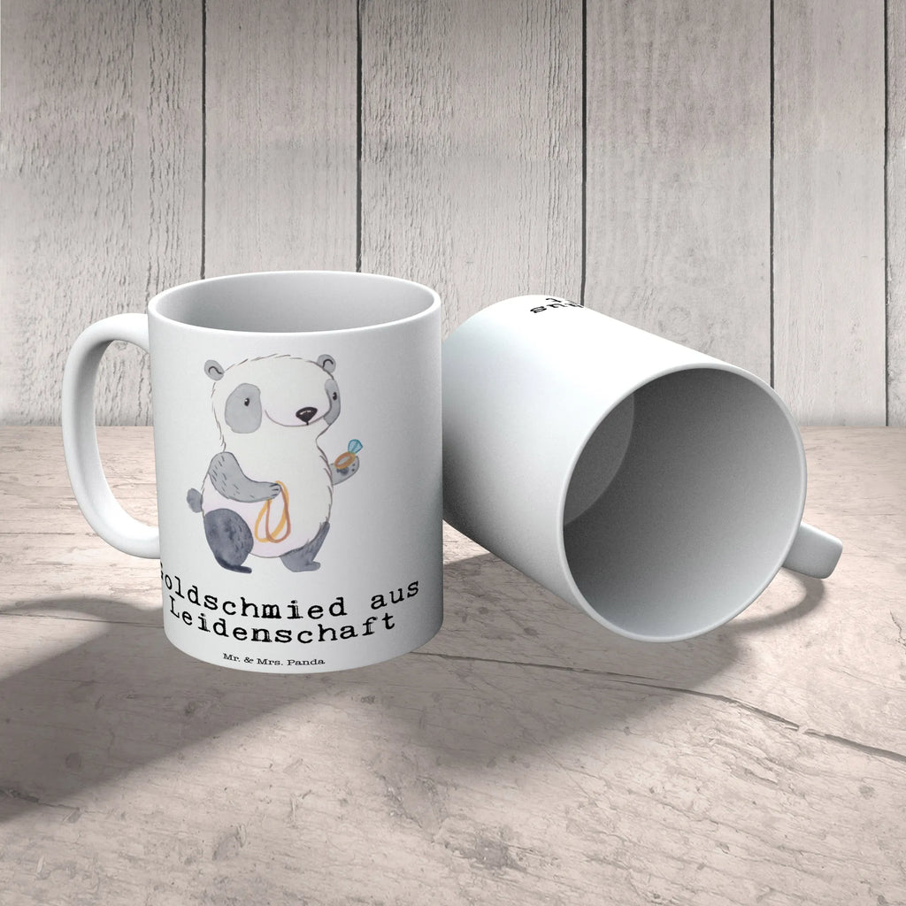 Tasse Goldschmied aus Leidenschaft Tasse, Kaffeetasse, Teetasse, Becher, Kaffeebecher, Teebecher, Keramiktasse, Porzellantasse, Büro Tasse, Geschenk Tasse, Tasse Sprüche, Tasse Motive, Kaffeetassen, Tasse bedrucken, Designer Tasse, Cappuccino Tassen, Schöne Teetassen, Beruf, Ausbildung, Jubiläum, Abschied, Rente, Kollege, Kollegin, Geschenk, Schenken, Arbeitskollege, Mitarbeiter, Firma, Danke, Dankeschön, Juwelier, Goldschmied, Schmied, Schmuckwarenhändler, Schmuckgeschäft, Eröffnung