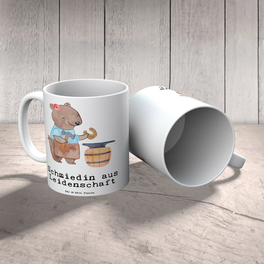 Tasse Schmiedin aus Leidenschaft Tasse, Kaffeetasse, Teetasse, Becher, Kaffeebecher, Teebecher, Keramiktasse, Porzellantasse, Büro Tasse, Geschenk Tasse, Tasse Sprüche, Tasse Motive, Kaffeetassen, Tasse bedrucken, Designer Tasse, Cappuccino Tassen, Schöne Teetassen, Beruf, Ausbildung, Jubiläum, Abschied, Rente, Kollege, Kollegin, Geschenk, Schenken, Arbeitskollege, Mitarbeiter, Firma, Danke, Dankeschön