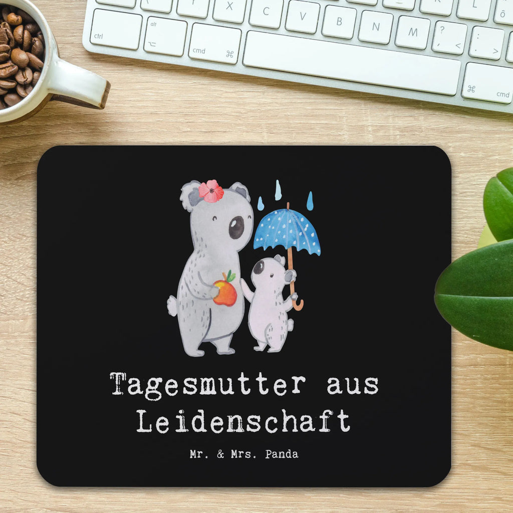 Mauspad Tagesmutter aus Leidenschaft Mousepad, Computer zubehör, Büroausstattung, PC Zubehör, Arbeitszimmer, Mauspad, Einzigartiges Mauspad, Designer Mauspad, Mausunterlage, Mauspad Büro, Beruf, Ausbildung, Jubiläum, Abschied, Rente, Kollege, Kollegin, Geschenk, Schenken, Arbeitskollege, Mitarbeiter, Firma, Danke, Dankeschön