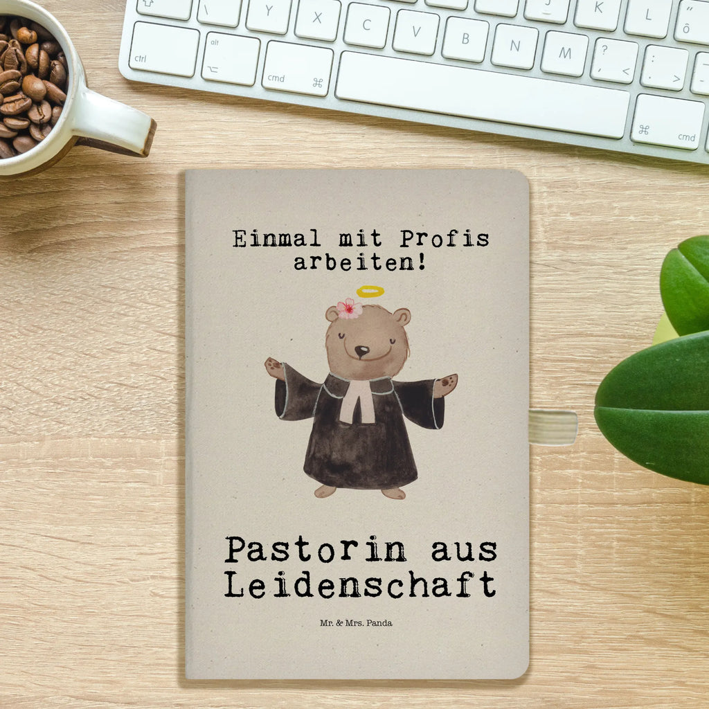 Baumwoll Notizbuch Pastorin aus Leidenschaft Notizen, Eintragebuch, Tagebuch, Notizblock, Adressbuch, Journal, Kladde, Skizzenbuch, Notizheft, Schreibbuch, Schreibheft, Beruf, Ausbildung, Jubiläum, Abschied, Rente, Kollege, Kollegin, Geschenk, Schenken, Arbeitskollege, Mitarbeiter, Firma, Danke, Dankeschön, Pastorin, Dienerin Gottes<br />Geistliche, Pfarrerin, Predigerin<br />Priesterin, Theologin, Kirche