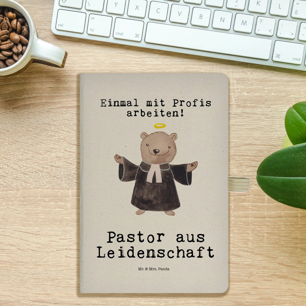 Baumwoll Notizbuch Pastor aus Leidenschaft Notizen, Eintragebuch, Tagebuch, Notizblock, Adressbuch, Journal, Kladde, Skizzenbuch, Notizheft, Schreibbuch, Schreibheft, Beruf, Ausbildung, Jubiläum, Abschied, Rente, Kollege, Kollegin, Geschenk, Schenken, Arbeitskollege, Mitarbeiter, Firma, Danke, Dankeschön, Pastor, Diener Gottes<br />Geistlicher, Pfarrer, Prediger<br />Priester, Theologe, Kirche