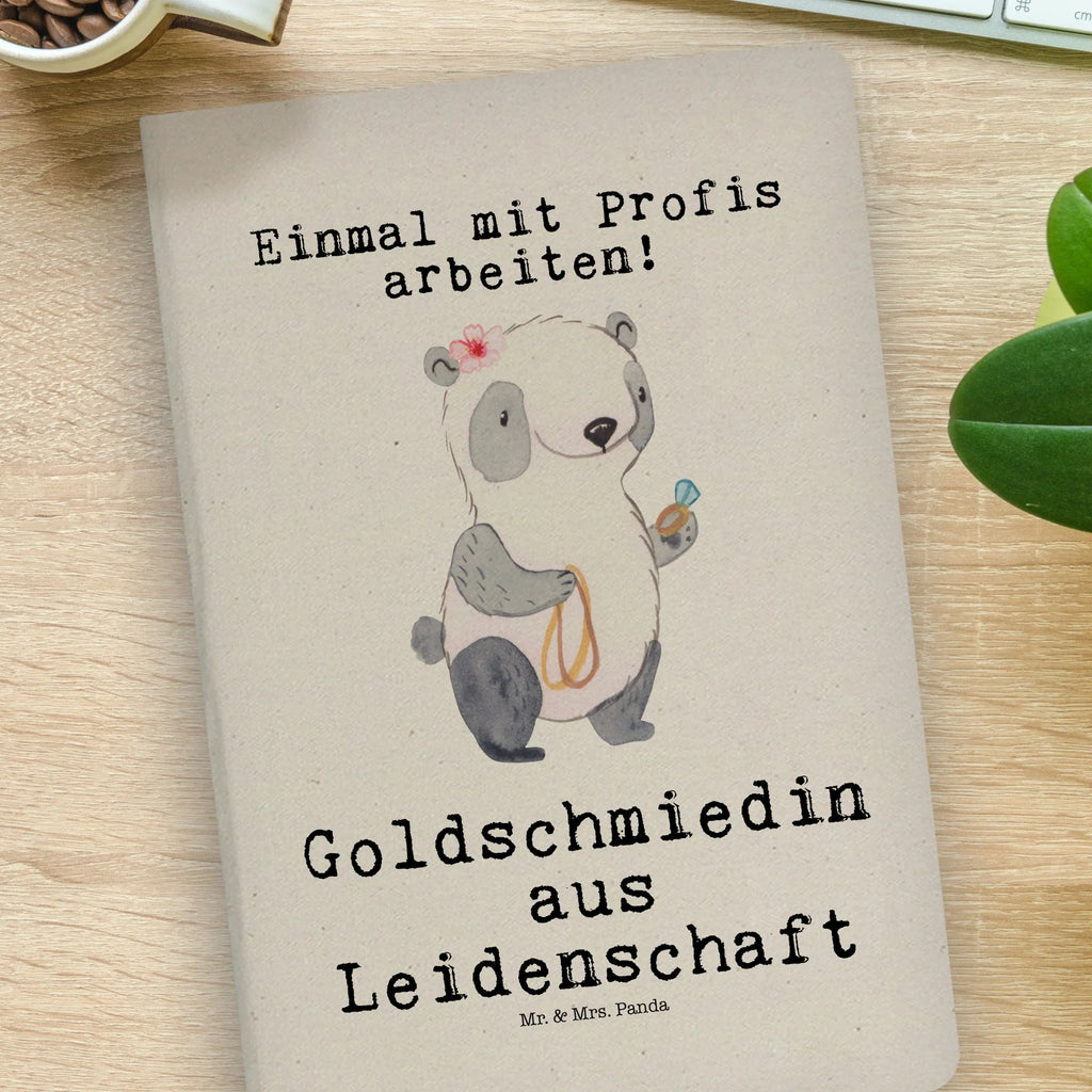 Baumwoll Notizbuch Goldschmiedin aus Leidenschaft Notizen, Eintragebuch, Tagebuch, Notizblock, Adressbuch, Journal, Kladde, Skizzenbuch, Notizheft, Schreibbuch, Schreibheft, Beruf, Ausbildung, Jubiläum, Abschied, Rente, Kollege, Kollegin, Geschenk, Schenken, Arbeitskollege, Mitarbeiter, Firma, Danke, Dankeschön, Juwelierin, Goldschmiedin, Schmiedin, Schmuckwarenhändlerin, Schmuckgeschäft, Eröffnung