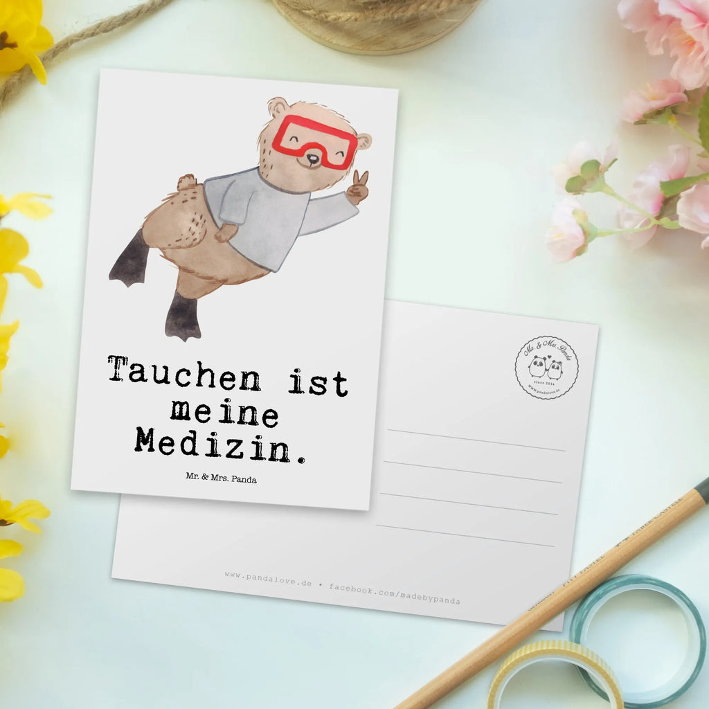 Postkarte Bär Tauchen Postkarte, Karte, Geschenkkarte, Grußkarte, Einladung, Ansichtskarte, Geburtstagskarte, Einladungskarte, Dankeskarte, Ansichtskarten, Einladung Geburtstag, Einladungskarten Geburtstag, Geschenk, Sport, Sportart, Hobby, Schenken, Danke, Dankeschön, Auszeichnung, Gewinn, Sportler, Tauchen, schnorcheln, Tauchgang, Tauchschule, Diving, Dive, Unterwasserabenteuer, Tauchsport, Tiefseetauchen, Tauchausflug, Tauchsafari