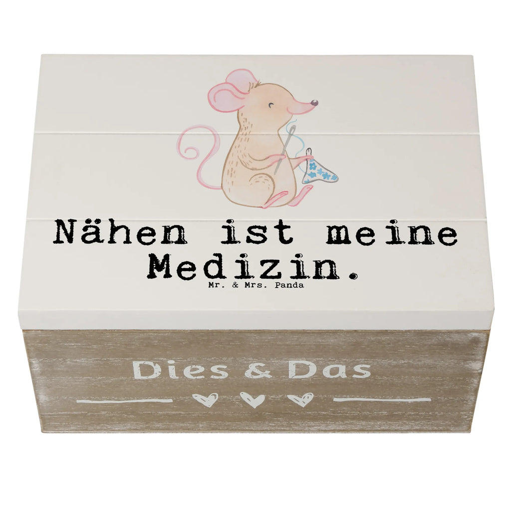 Holzkiste Maus Nähen Holzkiste, Kiste, Schatzkiste, Truhe, Schatulle, XXL, Erinnerungsbox, Erinnerungskiste, Dekokiste, Aufbewahrungsbox, Geschenkbox, Geschenkdose, Geschenk, Sport, Sportart, Hobby, Schenken, Danke, Dankeschön, Auszeichnung, Gewinn, Sportler, Nähen, kreatives Hobby, Nähkurs, Nähmaschine, DIY, Nähprojekte