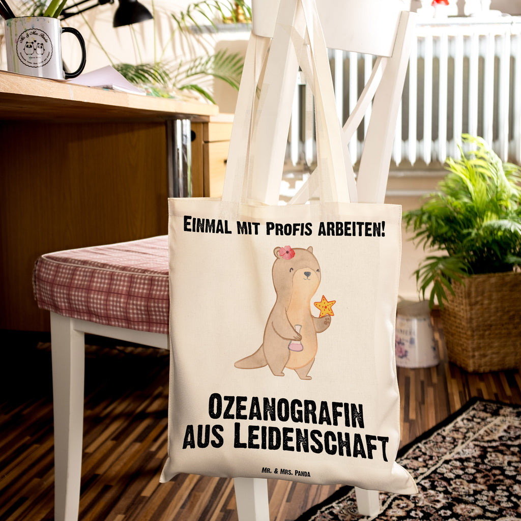 Tragetasche Ozeanografin aus Leidenschaft Beuteltasche, Beutel, Einkaufstasche, Jutebeutel, Stoffbeutel, Tasche, Shopper, Umhängetasche, Strandtasche, Schultertasche, Stofftasche, Tragetasche, Badetasche, Jutetasche, Einkaufstüte, Laptoptasche, Beruf, Ausbildung, Jubiläum, Abschied, Rente, Kollege, Kollegin, Geschenk, Schenken, Arbeitskollege, Mitarbeiter, Firma, Danke, Dankeschön, Ozeanografin, Meeresbiologe, Meereskundler, Naturwissenschaftler, Meeresforscher, maritime Forschung, Studium