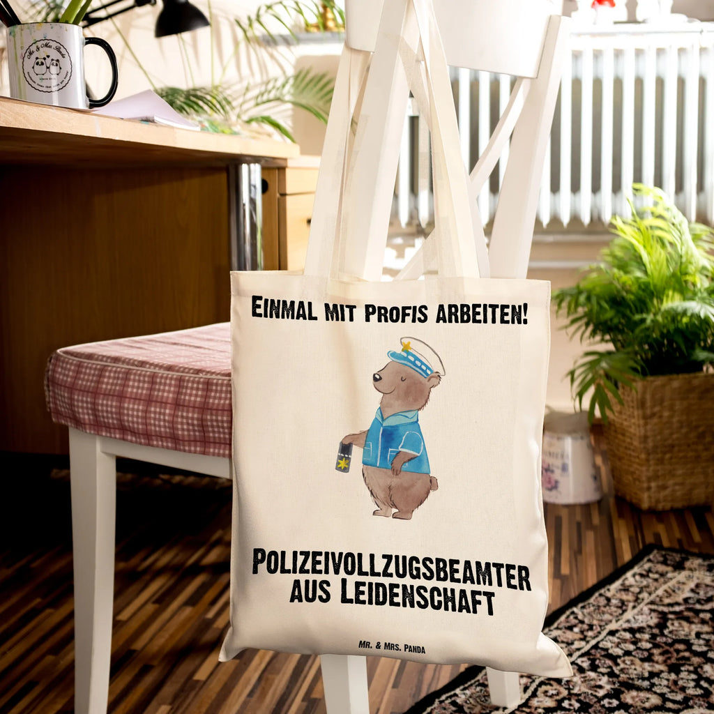 Tragetasche Polizeivollzugsbeamter aus Leidenschaft Beuteltasche, Beutel, Einkaufstasche, Jutebeutel, Stoffbeutel, Tasche, Shopper, Umhängetasche, Strandtasche, Schultertasche, Stofftasche, Tragetasche, Badetasche, Jutetasche, Einkaufstüte, Laptoptasche, Beruf, Ausbildung, Jubiläum, Abschied, Rente, Kollege, Kollegin, Geschenk, Schenken, Arbeitskollege, Mitarbeiter, Firma, Danke, Dankeschön, Polizeivollzugsbeamter, Polizist, Polizei