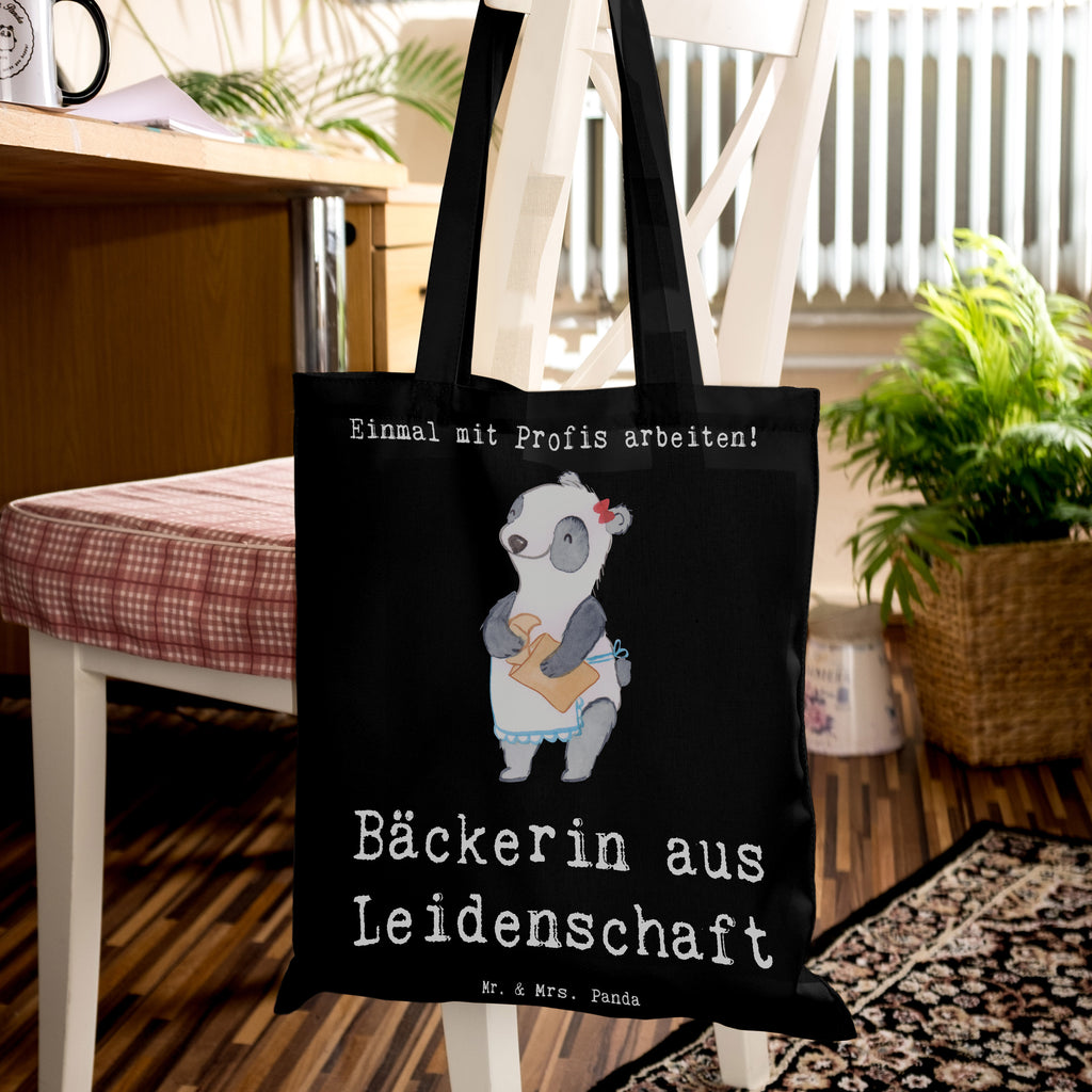 Tragetasche Bäckerin aus Leidenschaft Beuteltasche, Beutel, Einkaufstasche, Jutebeutel, Stoffbeutel, Tasche, Shopper, Umhängetasche, Strandtasche, Schultertasche, Stofftasche, Tragetasche, Badetasche, Jutetasche, Einkaufstüte, Laptoptasche, Beruf, Ausbildung, Jubiläum, Abschied, Rente, Kollege, Kollegin, Geschenk, Schenken, Arbeitskollege, Mitarbeiter, Firma, Danke, Dankeschön, Bäckerin, Konditorin, Brotbäckerin, Bäckerei, Backstube, Bäckerladen, Brotmanufaktur