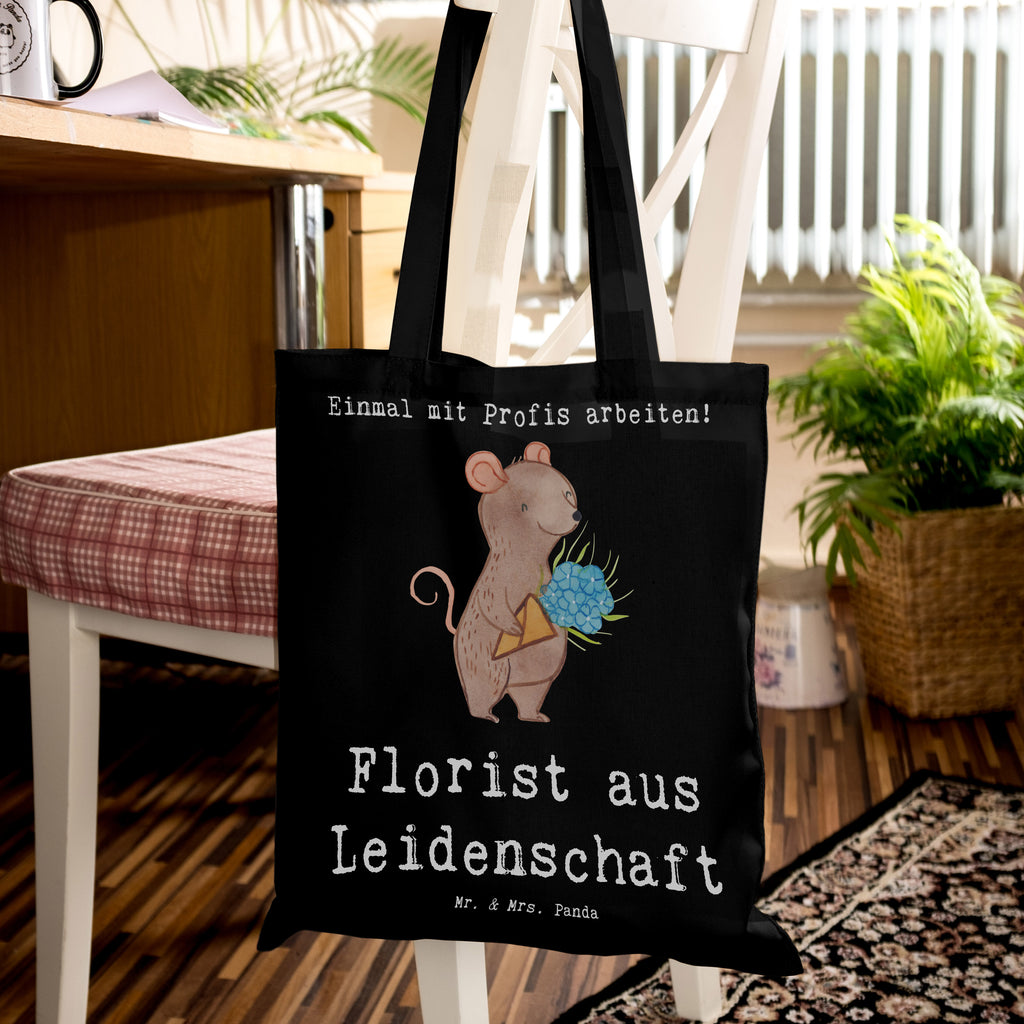 Tragetasche Florist aus Leidenschaft Beuteltasche, Beutel, Einkaufstasche, Jutebeutel, Stoffbeutel, Tasche, Shopper, Umhängetasche, Strandtasche, Schultertasche, Stofftasche, Tragetasche, Badetasche, Jutetasche, Einkaufstüte, Laptoptasche, Beruf, Ausbildung, Jubiläum, Abschied, Rente, Kollege, Kollegin, Geschenk, Schenken, Arbeitskollege, Mitarbeiter, Firma, Danke, Dankeschön, Blumenhändler, Florist, Blumenlanden, Blumenprofi