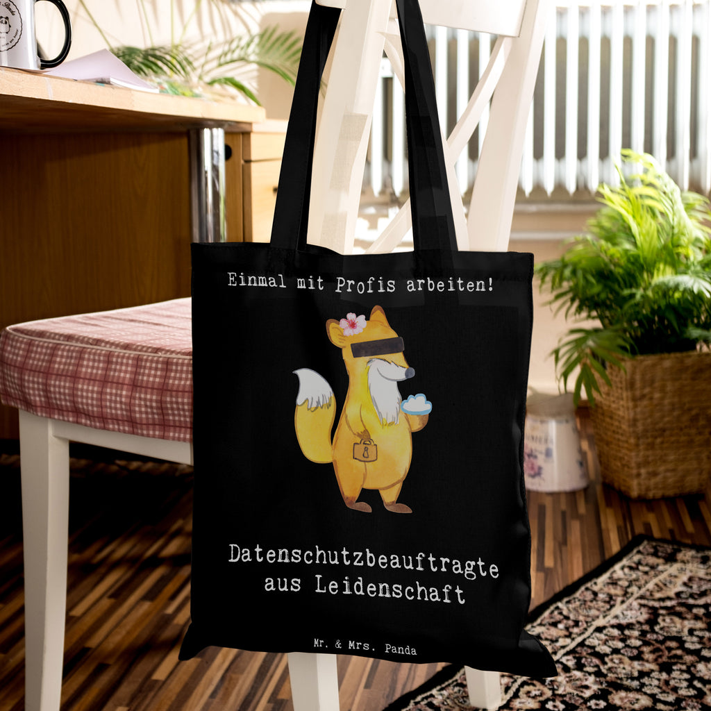 Tragetasche Datenschutzbeauftragte aus Leidenschaft Beuteltasche, Beutel, Einkaufstasche, Jutebeutel, Stoffbeutel, Tasche, Shopper, Umhängetasche, Strandtasche, Schultertasche, Stofftasche, Tragetasche, Badetasche, Jutetasche, Einkaufstüte, Laptoptasche, Beruf, Ausbildung, Jubiläum, Abschied, Rente, Kollege, Kollegin, Geschenk, Schenken, Arbeitskollege, Mitarbeiter, Firma, Danke, Dankeschön, Datenschutzbeauftragte, Datenschutz, Datenschützerin, Anonymität